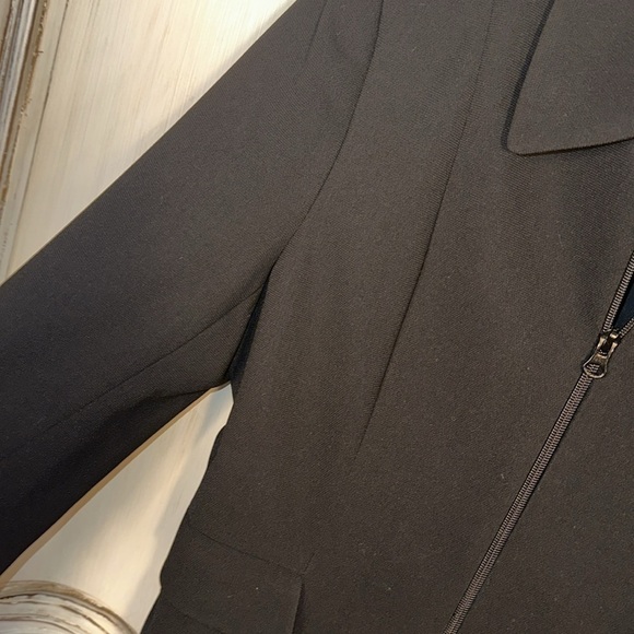 Donna Gray Black Long Line Front Zip Double Pockets Blazer Jacket Size 8 - Picture 6 of 10